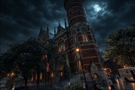 NYC Haunted History and Ghost Tour with Pizza