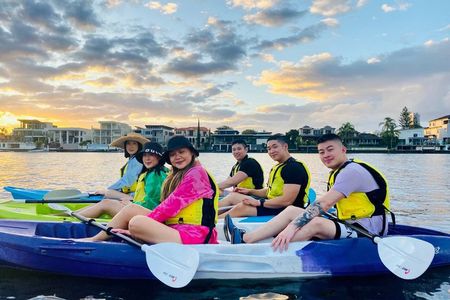 Gold Coast: Surfers Paradise Sunset Kayak & Wildlife Tour