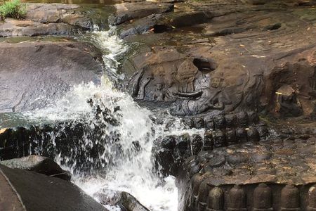 Private One Day Tour to Lady Temple & Kbal Spean