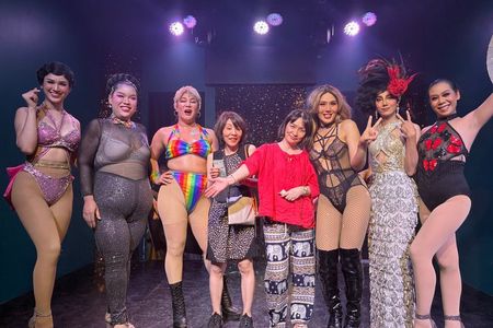 Chiang Mai: Ladyboy Cabaret – Stories, Dinner and Sparkle