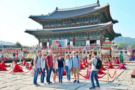 Small-Group Seoul Tour with Gyeongbokgung Palace (hotel pick-up)