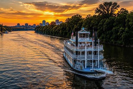 Nashville Nighttime Cruise with Live Music
