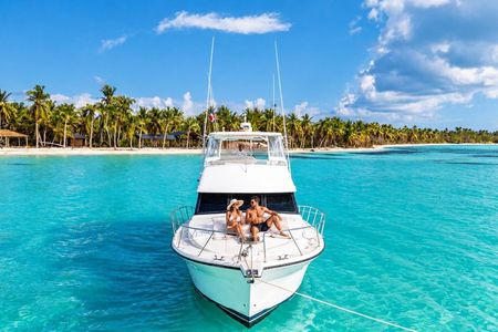 Punta Cana Private Yacht to Saona Island, Snorkel & Natural Pool