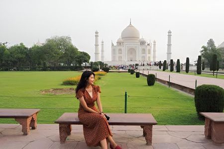 Agra: Taj Mahal Entry Ticket with Guide & Tuk-Tuk Options
