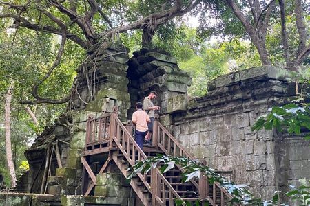 Siem Reap: Beng Mealea & Banteay Srei Private Temple Tour