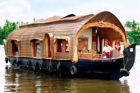 Private Alappuzha Backwater Tour–Cruise & Explore Kerala Villages