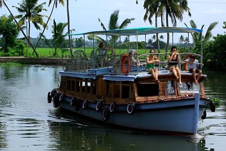 Alappuzha Backwaters in Private Houseboat with Lunch, Pick & Drop