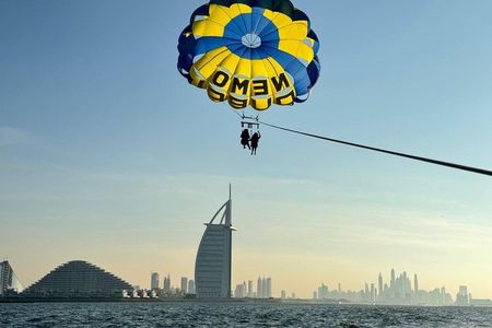 Parasailing in Dubai - Burj Al Arab View
