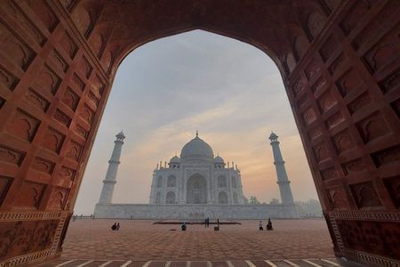 Private Taj Mahal Day Tour from Delhi with Taj Mahal View Lunch