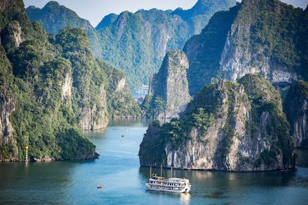 Luxury Halong Bay Guided Day Tour – Private Pickup in Halong City