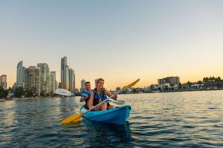Gold Coast: Surfers Paradise Sunset Kayak & Wildlife Tour