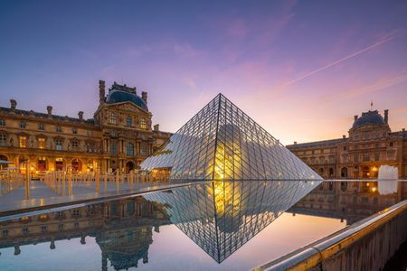 Paris: Montmartre Walking Tour with Wine & Cheese Tasting