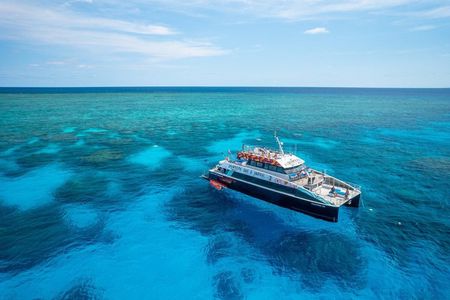 Great Barrier Reef with Cultural Guides-Dreamtime Dive & Snorkel