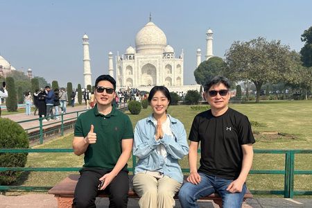 Taj Mahal Luxury Private Day Trip from Delhi by Car