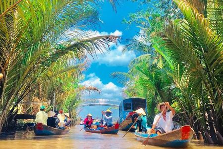 Classic Mekong Delta Private Tour with Rowing Boat & Local Lunch