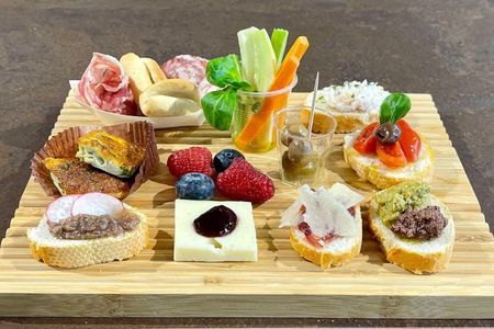 AperiOLIO: Among the Olive Groves of Lake Garda with Gourmet