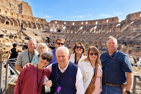 Small Group Tour of Colosseum, Forum, Palatine - all inclusive