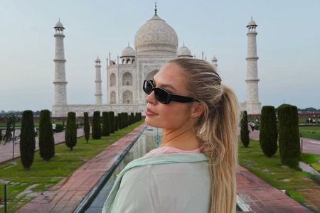 Sunrise Taj Mahal and Agra Day Tour From Delhi - All Inclusive