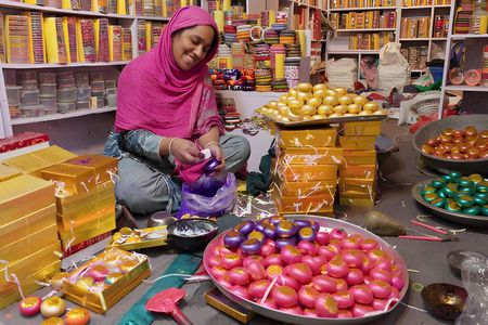 Jaipur Shopping Tour with Live Lac Bangle Workshop & Street Food