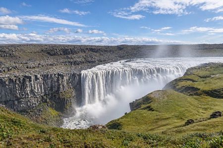 Private Lake Myvatn and Dettifoss Tour from Akureyri