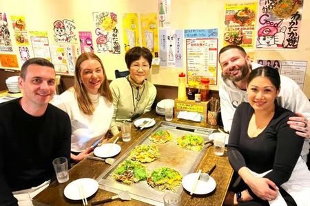 Hiroshima: Okonomiyaki Hopping Tour – Compare 2 Local Styles