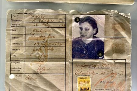 Jewish Quarter Walk & Sachsenhausen Concentration Camp Tour
