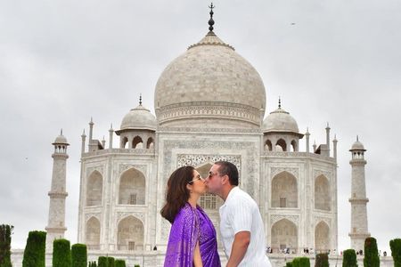 Delhi : Sunrise Taj Mahal & Elephant conservation - All Inclusive