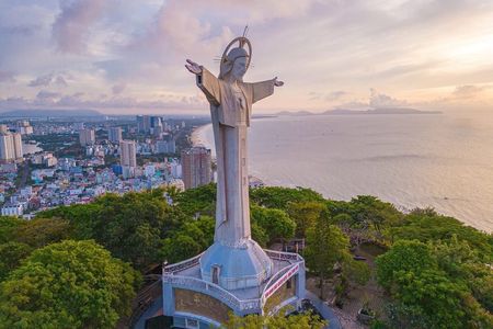 From Saigon: Vung Tau Beach & Giant Jesus Statue Private Day Tour