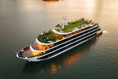 2-Day 1-Night Explore Halong Bay and Lan Ha Bay from Hanoi