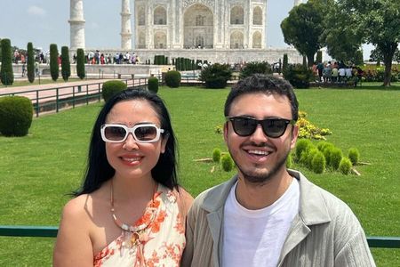 From Delhi: Taj Mahal, Agra Fort, 5-Star Lunch | TOP RATED TOUR