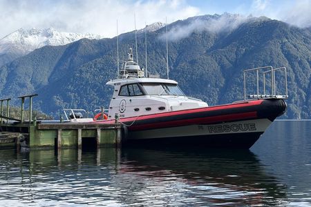 Lake Te Anau: 2-Hour Small-Group Fiordland Discovery Cruise