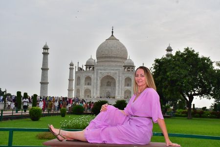 Sunrise Taj Mahal Skip The Line Tour from Delhi by Luxury Car