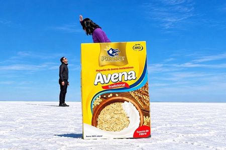 Uyuni Salt 1 day Tour with guide in English + Lunch and Sunset