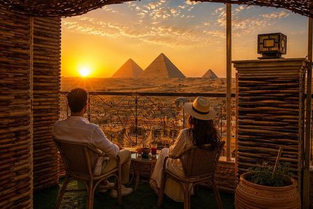 Hurghada: Cairo 2-Day Tour with Luxury Pyramids View Stay