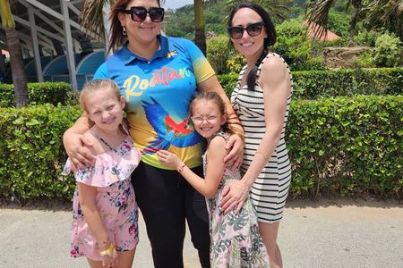 Private Roatan: Sloths, Monkeys, Chocolate, Rum & Island Tour