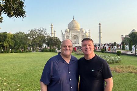 Agra Same Day Tour from Delhi with Taj Mahal Entry