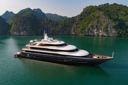 Oasis Bay Party Cruise for Young Travelers with Transfer Included