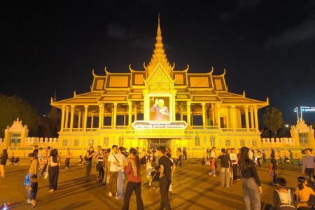 Phnom Penh Private Tuk Tuk Tour with Driver