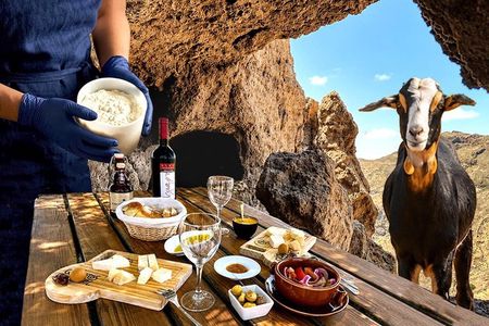 Gran Canaria: Caves & Salt Tour with Cheese Workshop