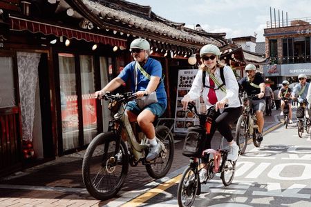 Seoul Like a Local: E-Bike Tour with Hidden Gems & Korean Food