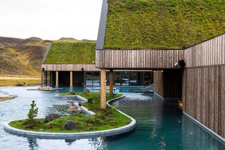 Reykjavik to Reykjabod Hot Springs: Admission and Transfers