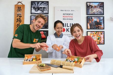 Tokyo: Tsukiji Fish Market Sushi Making Class & Beautiful Bento