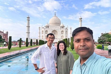 Day Trip to Taj Mahal and Agra from Chennai with Both Side Commercial Flights