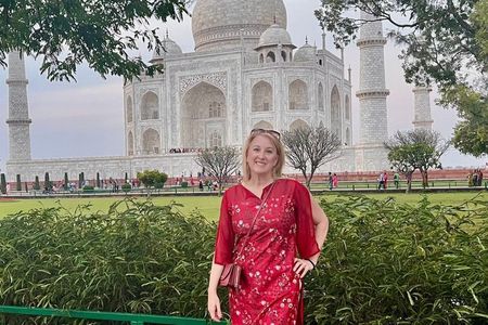 All Inclusive Private Tajmahal ,Agra Fort and Baby Taj From Delhi