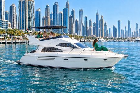 Private Charter Yacht: Dubai Marina, Atlantis And Burj al Arab