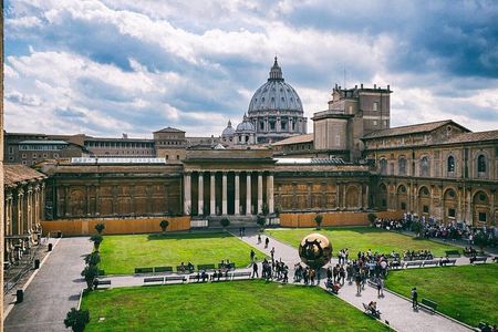 Vatican Museums and Sistine Chapel Entrance with Audio Guide
