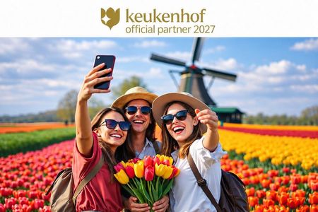 Amsterdam: Day Tour Keukenhof and Zaanse Schans with flex return