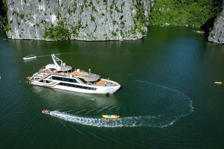From Hanoi: Cat Ba Island- Lan Ha Bay Day Trip on Luxury Cruise