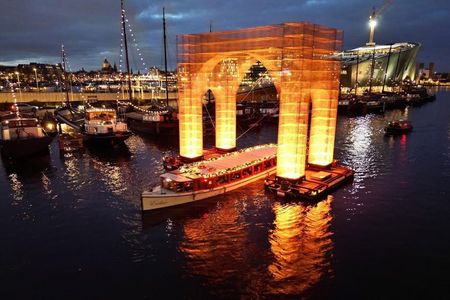 Amsterdam Light Festival: Heated Boat Cruise + Hot Drinks & Bite