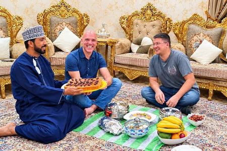 Muscat Evening City Tour with Traditional Omani Dinner